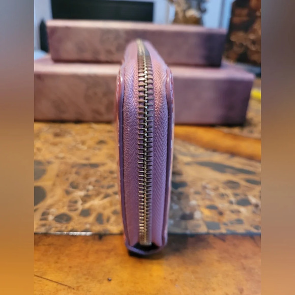 LOUIS VUITTON IKAT PINK VERNIS LONG WALLET - Picture 5 of 8